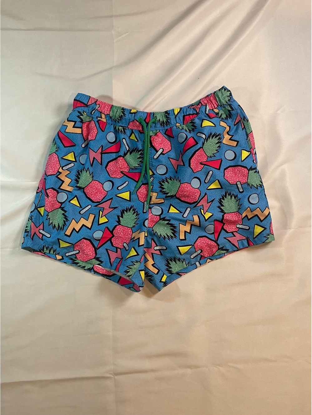 ASOS Men's Retro 90s Geometric Pineapple Swim Trunks Size M Board Shorts Blue